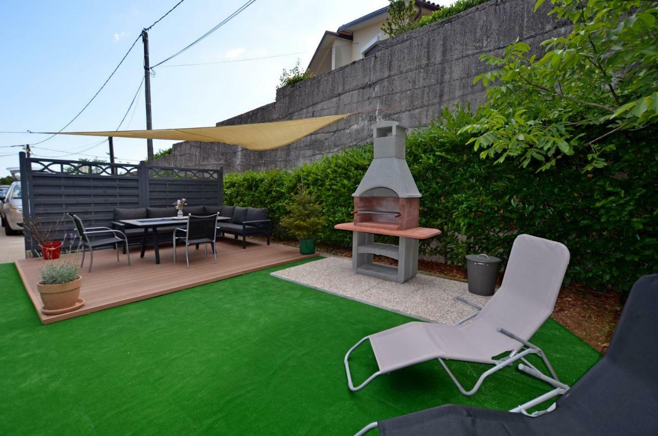 Apartments Golden Hour Jurdani Exterior photo